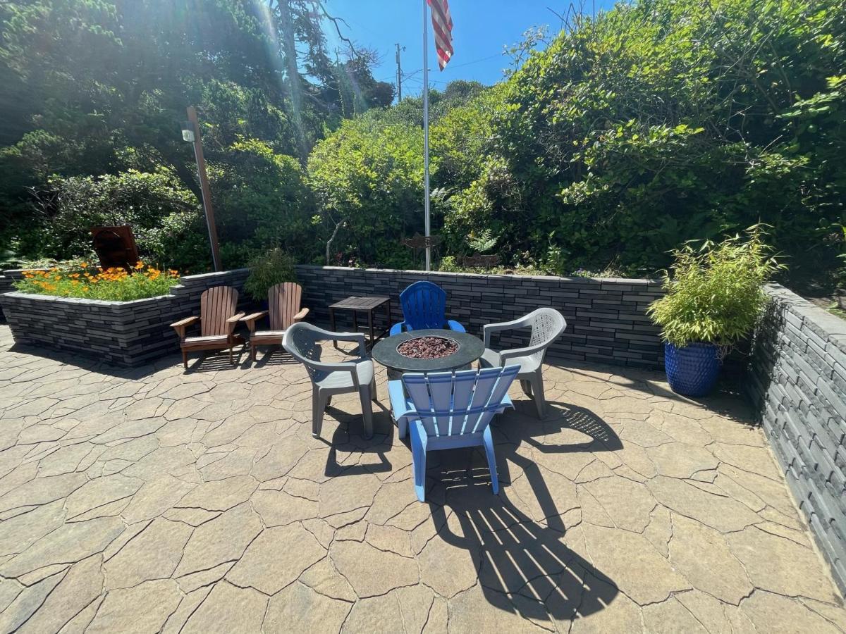 Sailor Jack Oceanfront Motel Lincoln City Exterior photo