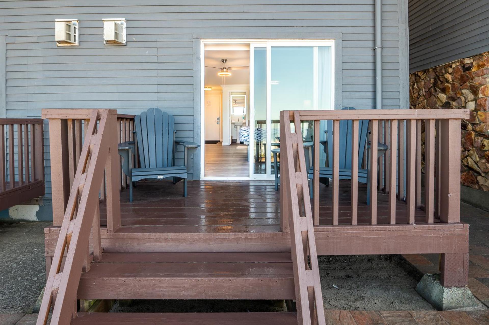 Sailor Jack Oceanfront Motel Lincoln City Room photo